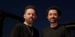 بهذه الطريقة.. محمد محمود عبد العزيز يحتفل بعيد ميلاد شقيقه