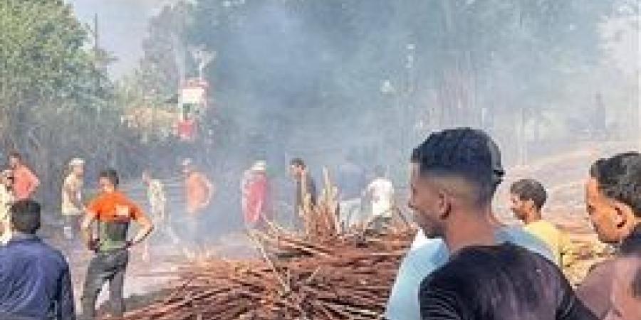السيطرة على حريق نشب في مخزن خشب بطوخ