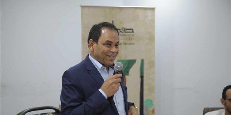 عبد العاطي إبراهيم: عبد الرحيم علي "منافس قوي" وقدوة في حب الأبناء