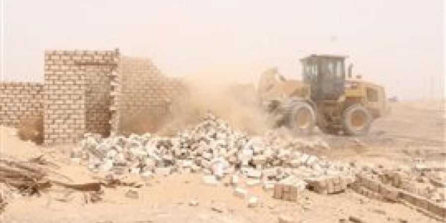 محافظ الجيزة: تنفيذ 35 قرار إزالة للتعديات على الأراضي الزراعية وأملاك الدولة بالواحات البحرية والبدرشين وأطفيح 