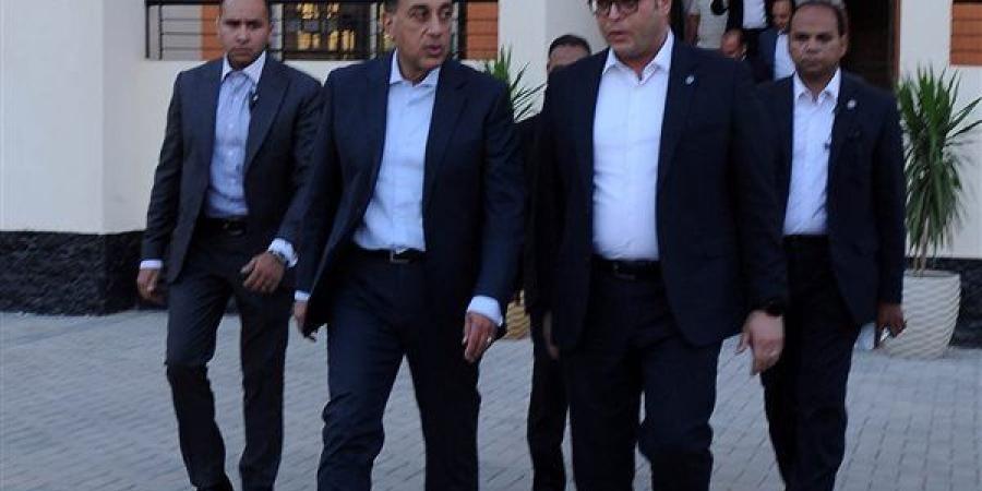 رئيس الوزراء يتفقد عددًا من المشروعات الجاري تنفيذها بحدائق العاصمة