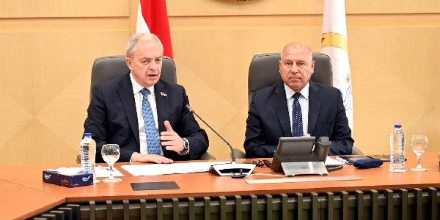 كامل الوزير يبحث مع وفد بيلاروسيا توطين صناعة الجرارات الزراعية