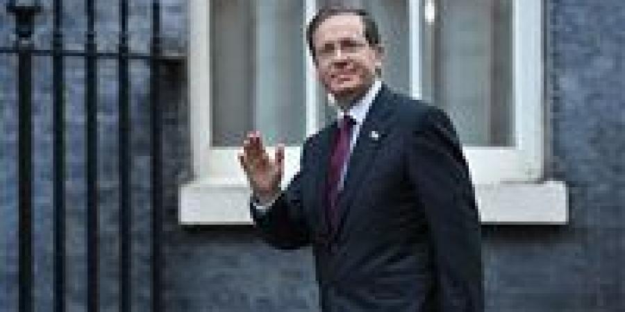 إجلاء الرئيس الإسرائيلي من ملعب نهائي كأس إسرائيل بسبب صاروخ يمني