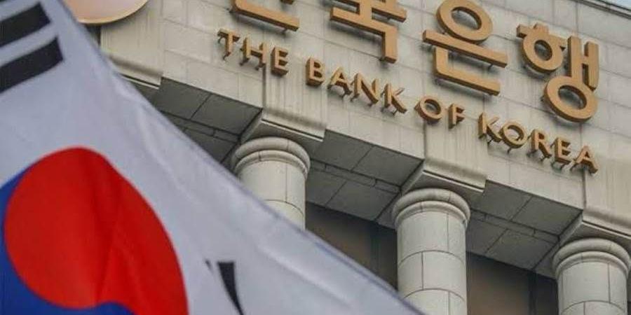كوريا الجنوبية تخفّض الفائدة لدعم الاقتصاد وسط اضطرابات سياسية وتجارية