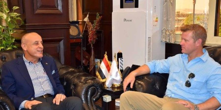 سيناتور أمريكى لمحافظ الأقصر.. زرت الأقصر قبل 22 عاما وشاهدت تغيرها للأفضل