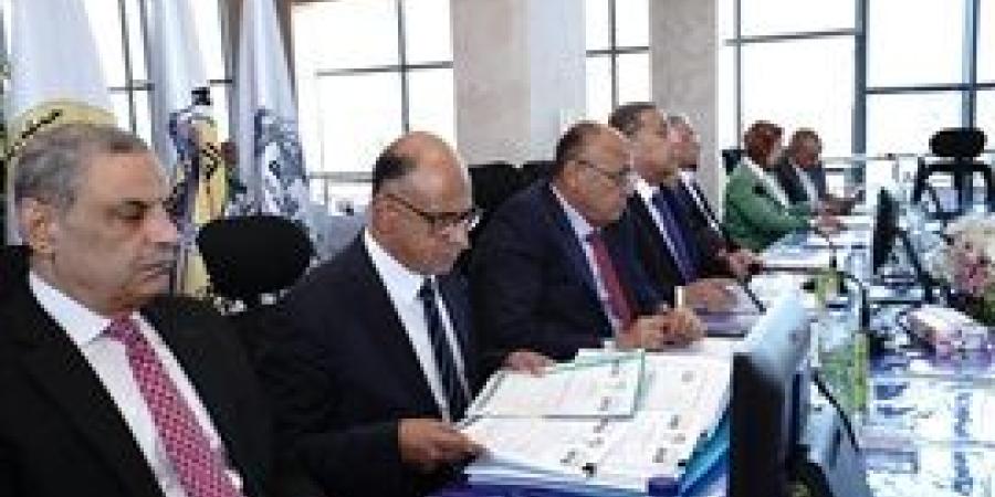 "القابضة للطرق والكبارى" تعتمد الموازنات التقديرية لـ 3 شركات تابعة..وتضيف الأعمال البحرية لانشطتها