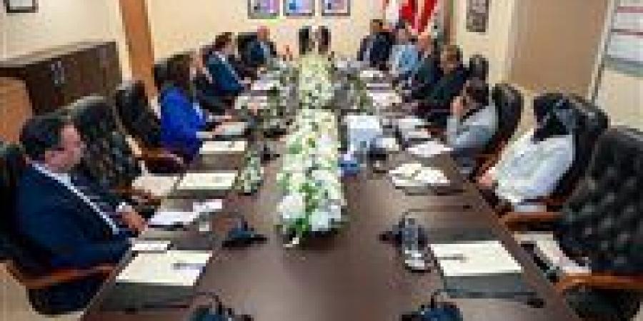 وزير الصناعة يشارك في فعاليات الاجتماع الدوري للجمعية العمومية لشركة الجسر العربي