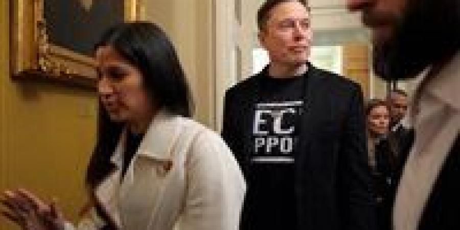 زوجة مساعد ترامب تغادر البيت الأبيض للعمل لدى إيلون ماسك