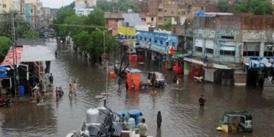 مصرع 11 شخصا وإصابة 46 آخرين جراء الأمطار الغزيرة في باكستان