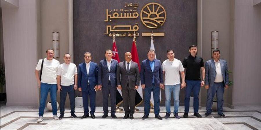 وفد حكومي اوزبكي يتفقد المشروعات الزراعية والبحثية في مصر