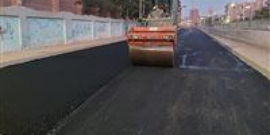 الانتهاء من رصف وتطوير طريق بهرمس بمنشأة القناطر بطول 2.5 كم