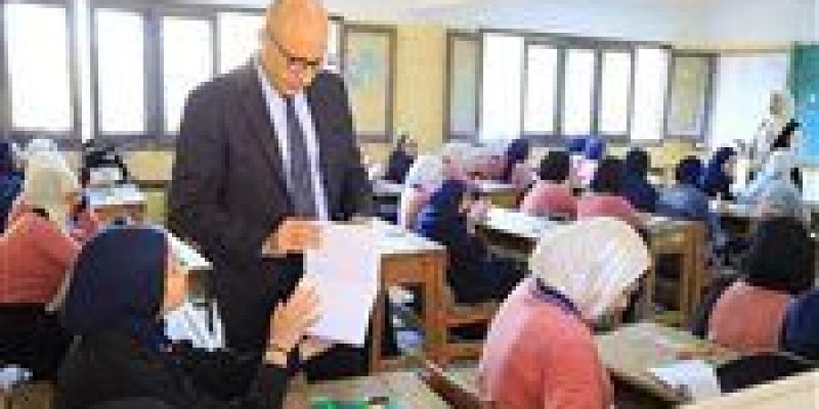 انتهاء امتحان اللغة العربية لطلاب الشهادة الإعدادية بالقاهرة والجيزة والقليوبية