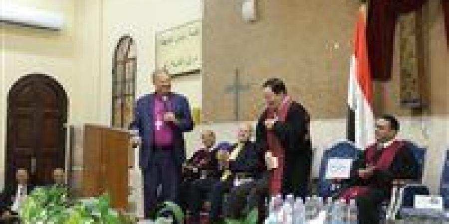 رئيس الطائفة الإنجيلية يشهد تنصيب راعيً كنيسة الإنجيلية بداقوف المنيا