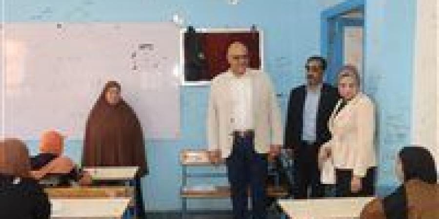 محافظ القليوبية يتفقد لجان الشهادة الإعدادية