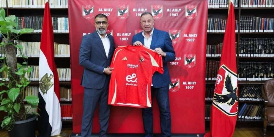 محمود الخطيب يستقبل رئيس نادي الاتحاد البحريني