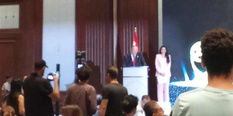 طارق الشناوي: تنوع درامي فني في قضية الدفاع عن حقوق الإنسان هذا العام