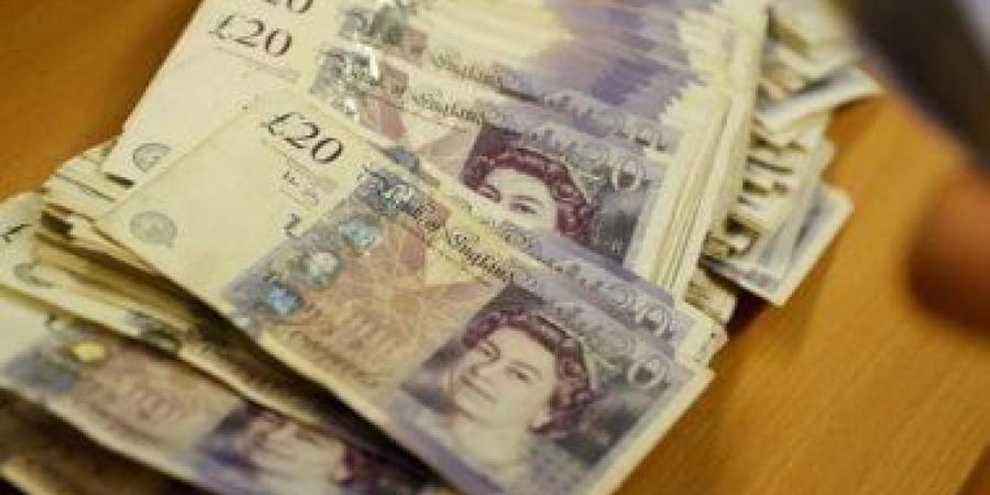 استقرار سعر صرف الجنيه الاسترلينى منتصف تعاملات اليوم