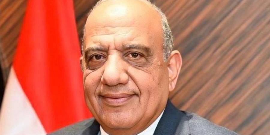 وزير الكهرباء يتوجه إلى فرنسا لبحث التعاون فى مجالات الطاقة النظيفة