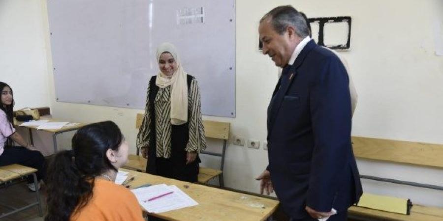 محافظ بورسعيد يتابع سير وانتظام امتحانات الشهادة الإعدادية