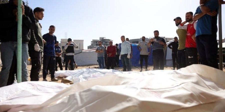 "مجزرة" قرب مركز مساعدات في رفح