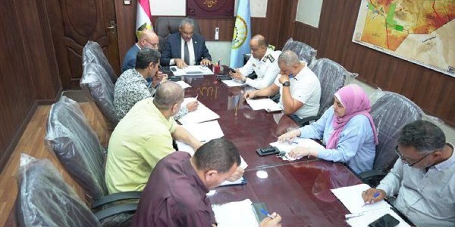 إجراء قرعة علنية لاختيار سيارات الأجرة على خط سير كورنيش مطروح