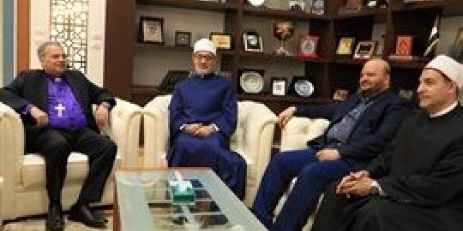 مفتي الجمهورية يستقبل رئيس الطائفة الإنجيلية والوفد المرافق له للتهنئة بمناسبة عيد الأضحى المبارك