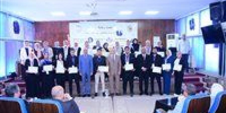 رئيس جامعة سوهاج يشهد المؤتمر الأول للأبحاث الطلابية بكلية العلوم