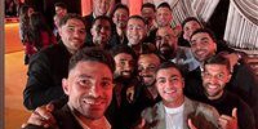 قبل كأس العالم للأندية: طاهر محمد طاهر لاعب الأهلي يحتفل بحفل زفافه وسط حضور نجوم كرة القدم (صور)