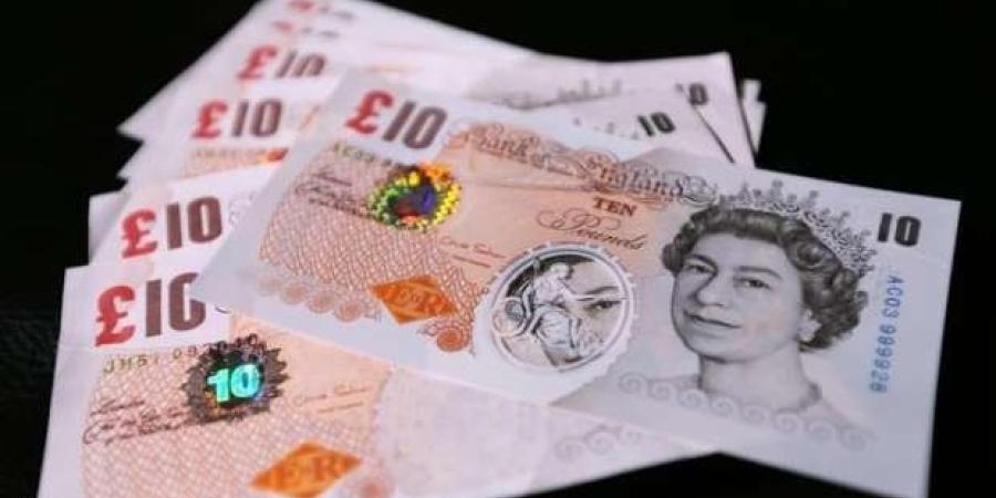ارتفاع سعر صرف الجنيه الاسترلينى فى البنوك المصرية مع بداية تعاملات اليوم