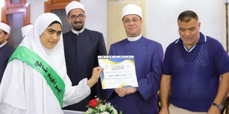 تكريم حفظة القرآن الكريم  في السويس حضور وكيل وزارة الأوقاف