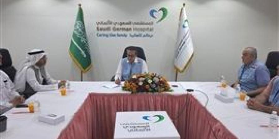 وزير الصحة يعقد اجتماعا مع رئيس بعثة الحج الطبية فور وصوله الأراضي المقدسة