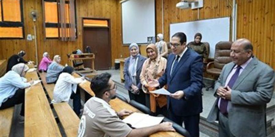 رئيس جامعة القاهرة: الحفاظ على الهوية البصرية يعكس عراقة تاريخها ويصون طابعها