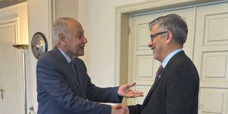 السفير الباكستاني بالقاهرة يبحث سبل التعاون مع جامعة الدول العربية