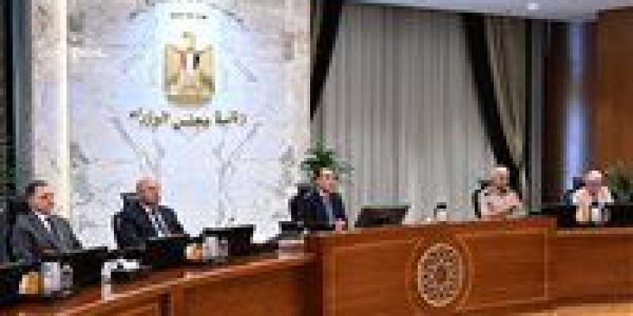 رئيس الوزراء يوجه الأجهزة الحكومية باتخاذ التدابير اللازمة لتلافي الأزمات خلال إجازة العيد