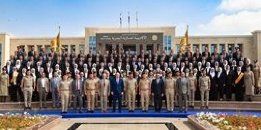 الأكاديمية العسكرية المصرية تحتفل بتخرج دورتين تدريبيتين لمهندسى وزارة الموارد المائية والرى