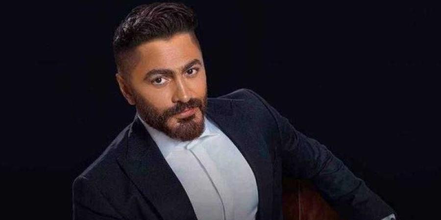 تامر حسني يشكر داعميه بعد وعكة ابنه الصحية