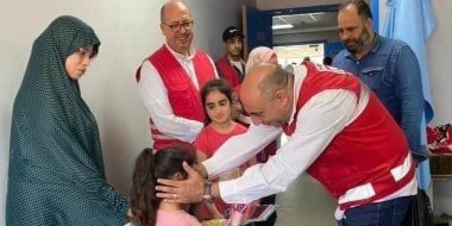 الهلال الأحمر المصرى يقدم دعماً عينياً للأسر الفلسطينية بمستشفيات المنوفية