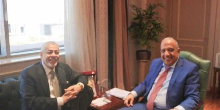 وزير الكهرباء يبحث مع شركة ”AMEA POWER” الإماراتية زيادة التعاون في مجالات الطاقة المتجددة والتوسع في محطات تخزين الطاقة