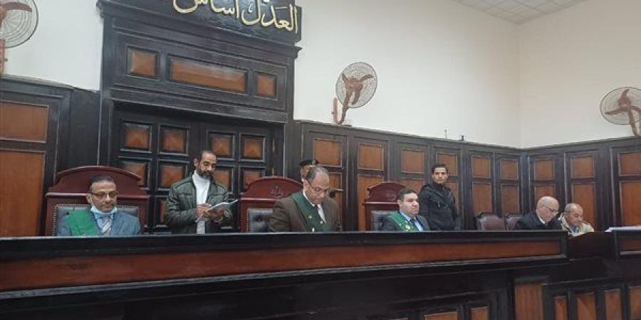 المؤبد لربة منزل وعاطل بتهمة قتل عامل وسرقة أمواله بالمطرية