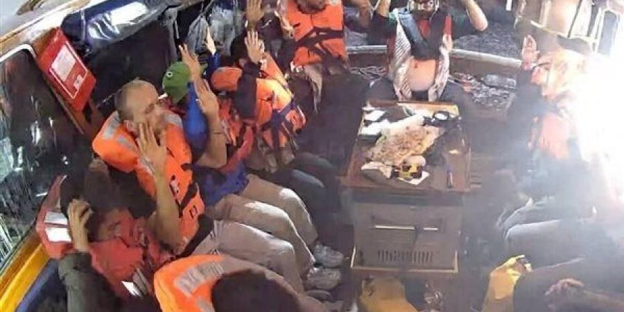 جيش الاحتلال الإسرائيلي يقتحم سفينة "مادلين" ويعتقل جميع النشطاء على متنها