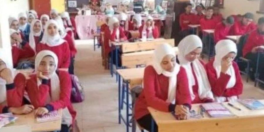 اليوم.. استئناف امتحانات الدبلومات الفنية للنظام المهنى والطاقة الشمسية بالوادى الجديد