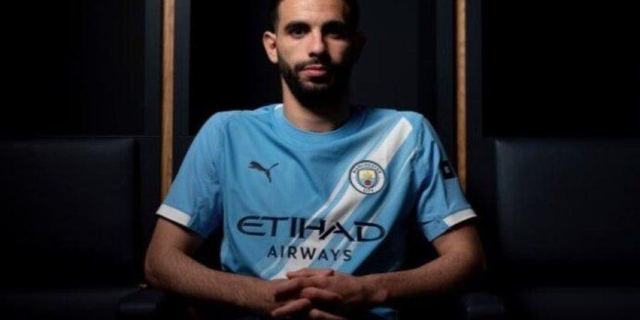 مانشستر سيتي يعلن ضم المدافع الجزائري ريان آيت نوري رسميًا