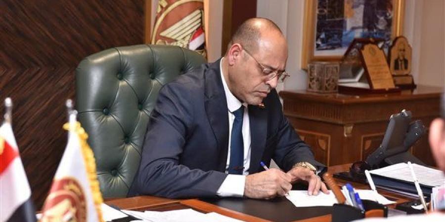 وزير العمل ينعي الشهيد البطل خالد شوقي.. وصرف 200 ألف جنيه منحة لأسرته