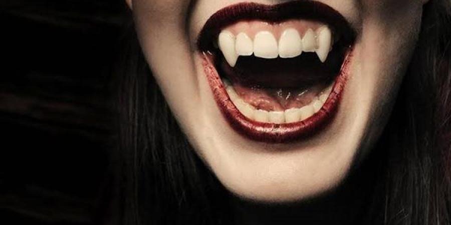 مصاصو دماء حقيقيون في أستراليا..حياة مزدوجة بين العيادات والحفلات الدموية.. تفاصيل