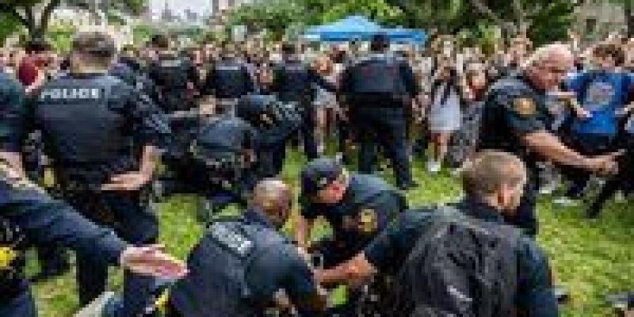 الشرطة الأمريكية تعتقل العشرات خلال مظاهرة مناهضة للهجرة في سان فرانسيسكو