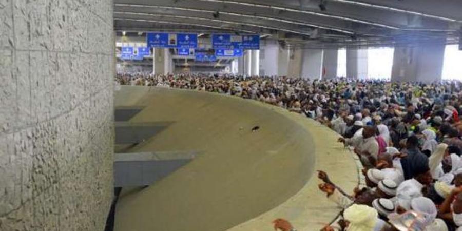 بث مباشر.. الحجاج يواصلون أعمال رمي الجمرات في ثالث أيام التشريق