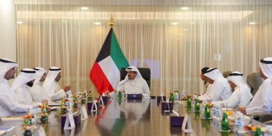 رئيس مجلس الوزراء الكويتي يترأس اجتماعا للجنة متابعة توفير الخدمات المرتبطة بالمشروعات الإسكانية