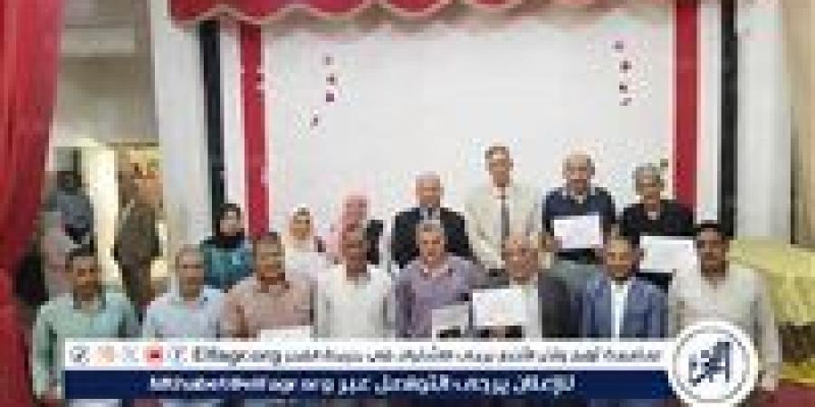 وكيل تعليم الفيوم يُكرم رؤساء لجان الإعدادية المتميزين تقديرًا لانضباطهم وجهودهم