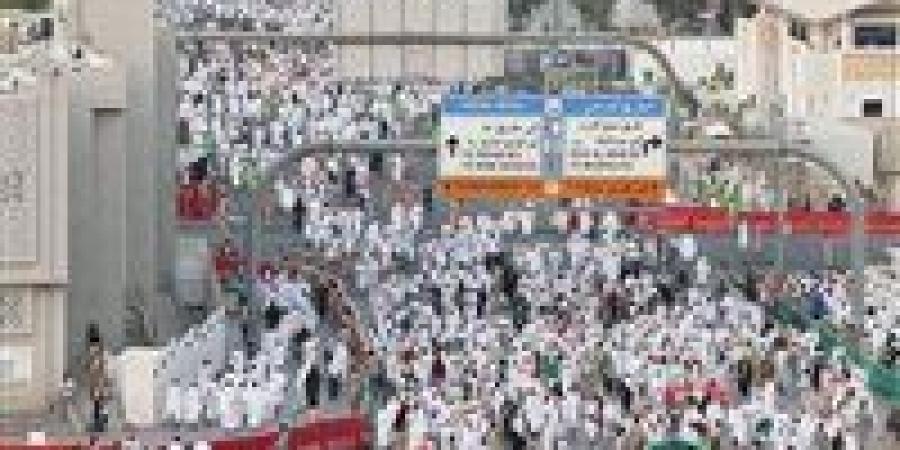 وزير المالية يوجه بتسهيل الإجراءات الجمركية لضيوف الرحمن