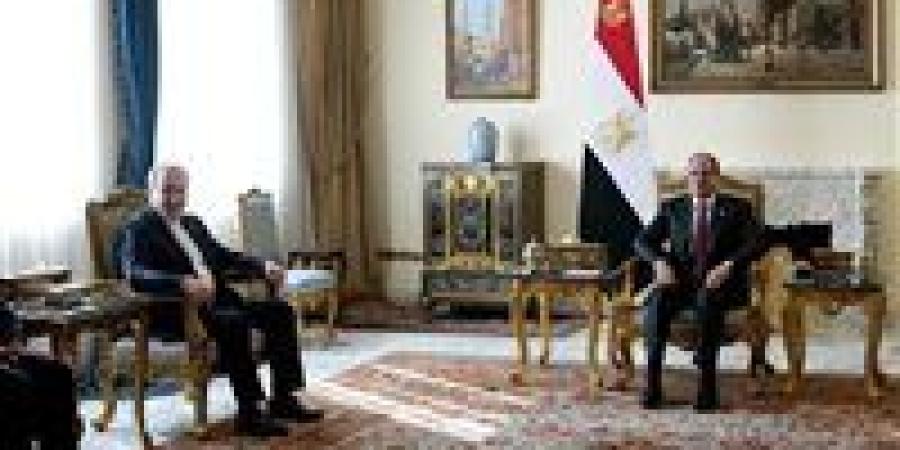 «بعد زيارته للقاهرة ولقاء السيسى».. وزير خارجية إيران يتغزل في السجادة المفروشة في القصر الرئاسة